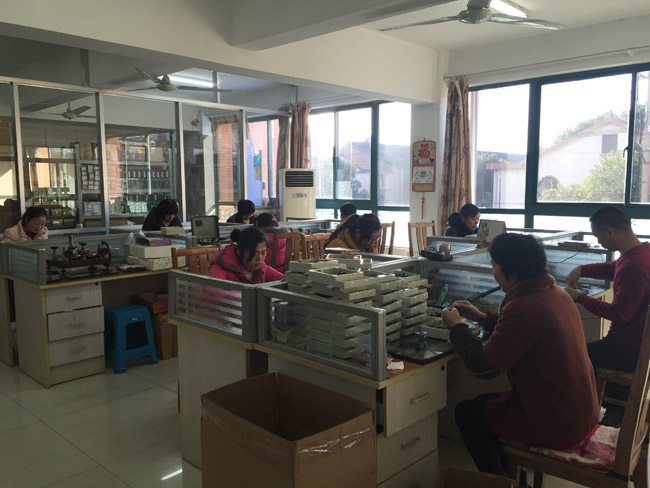 調(diao)試車間(jian)